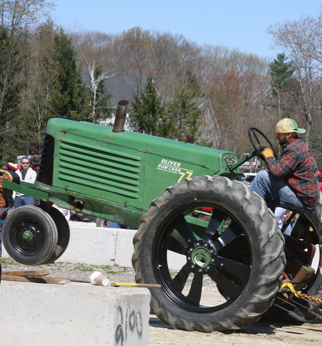 An Oliver with the wheels up